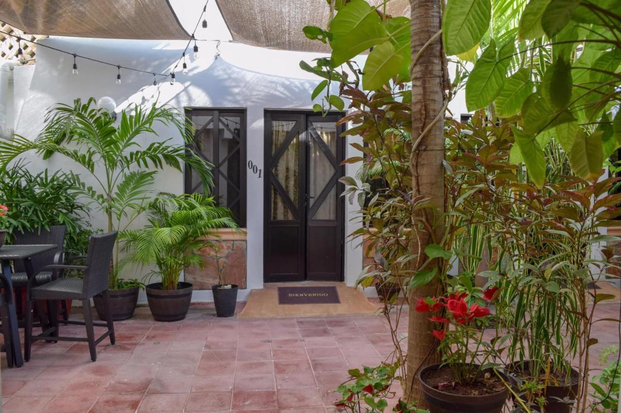 Hotel Bucaneros Исла Мухерес Екстериор снимка
