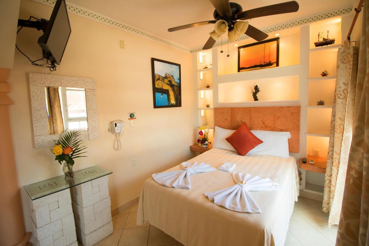 Hotel Bucaneros Исла Мухерес Екстериор снимка