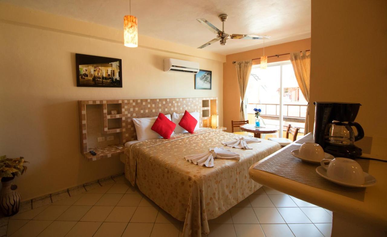 Hotel Bucaneros Исла Мухерес Екстериор снимка