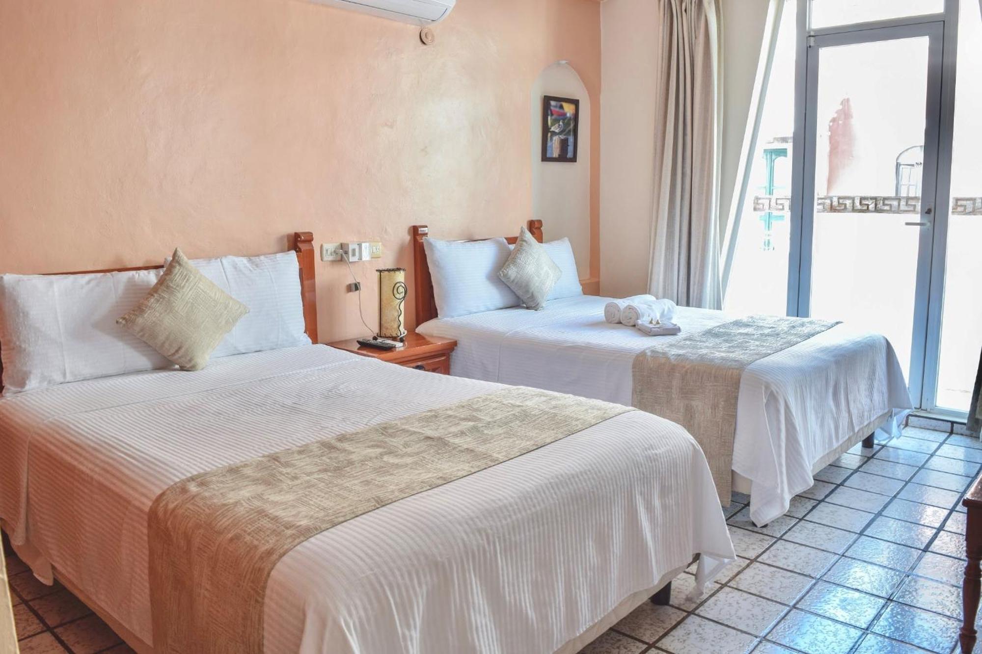Hotel Bucaneros Исла Мухерес Екстериор снимка