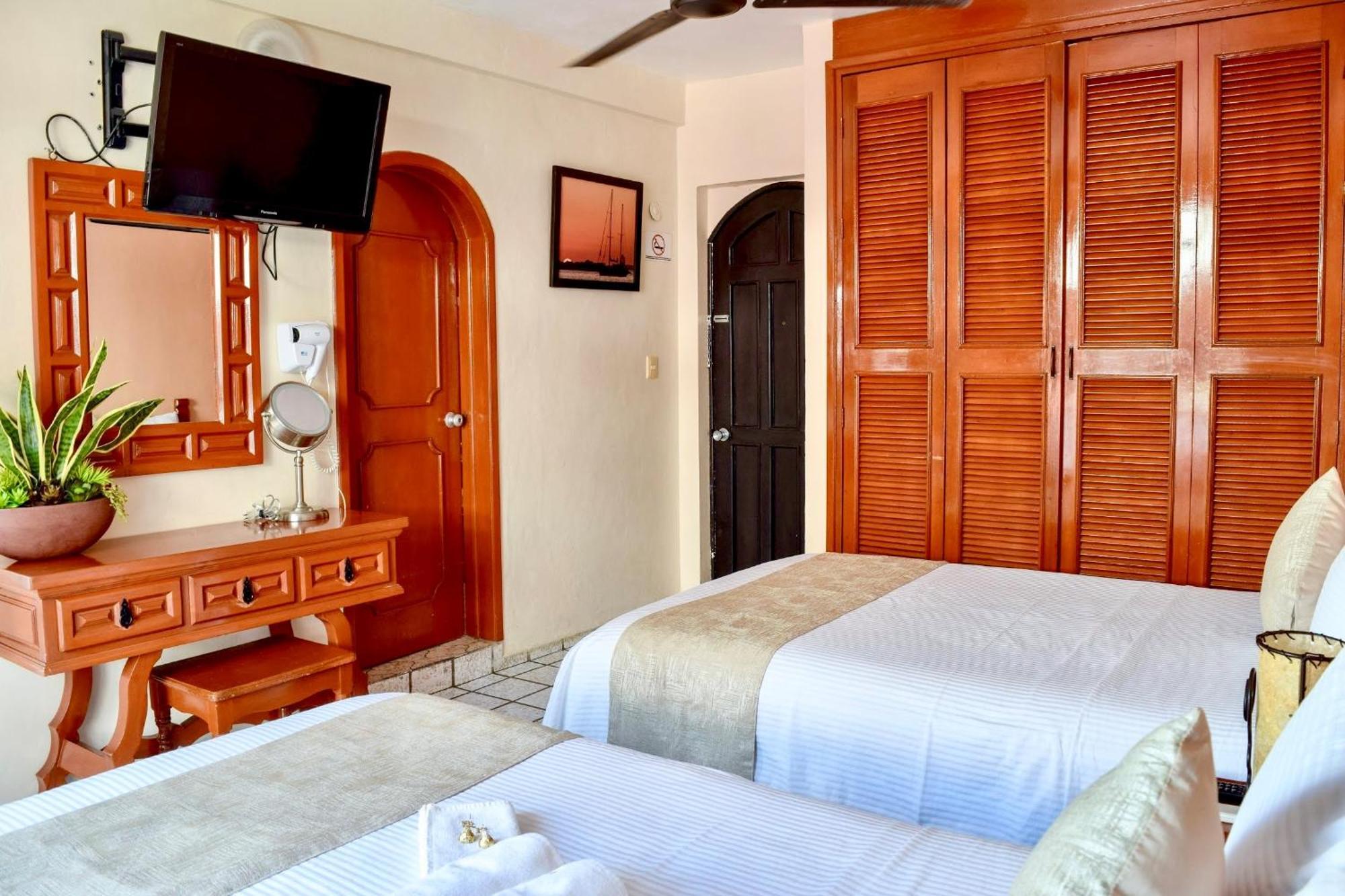 Hotel Bucaneros Исла Мухерес Екстериор снимка