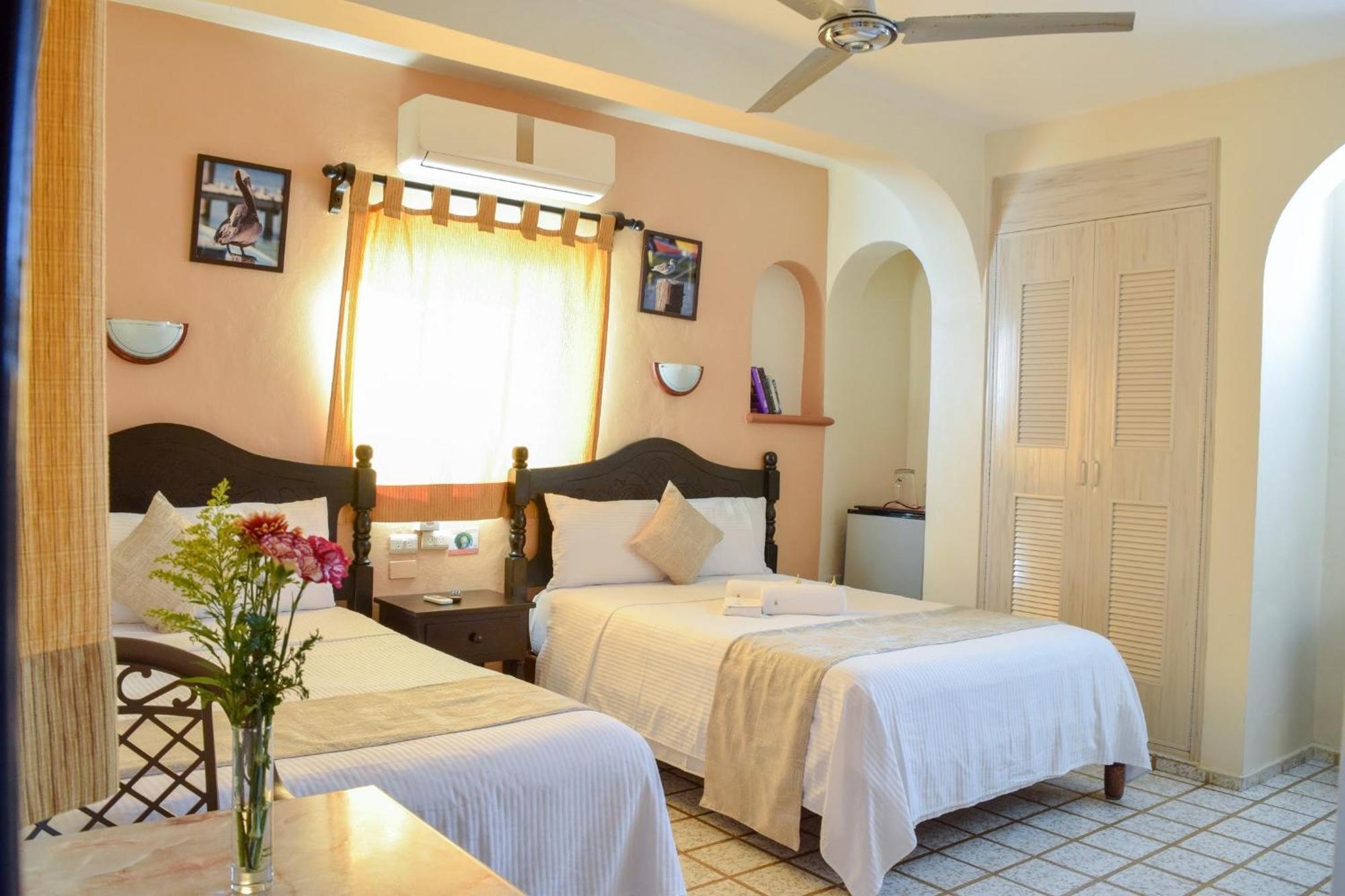 Hotel Bucaneros Исла Мухерес Екстериор снимка
