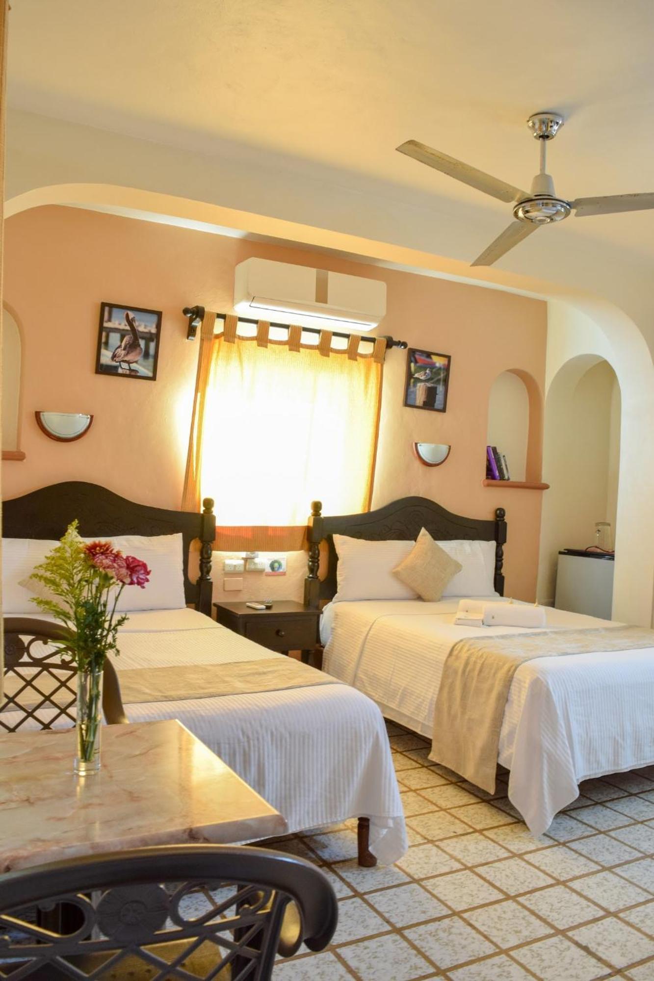 Hotel Bucaneros Исла Мухерес Екстериор снимка