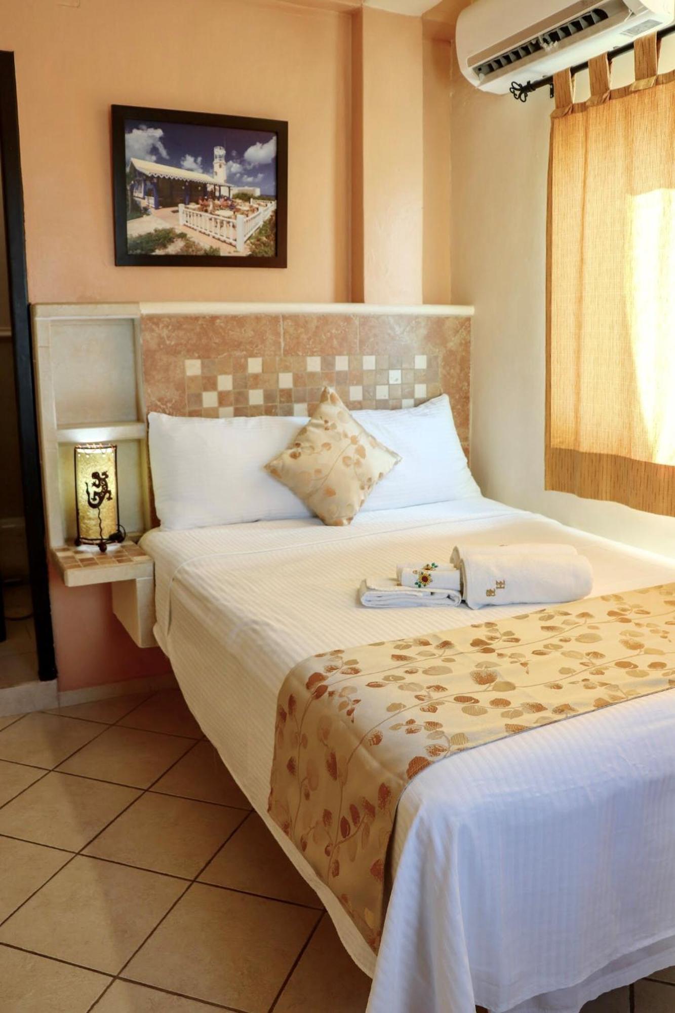 Hotel Bucaneros Исла Мухерес Екстериор снимка